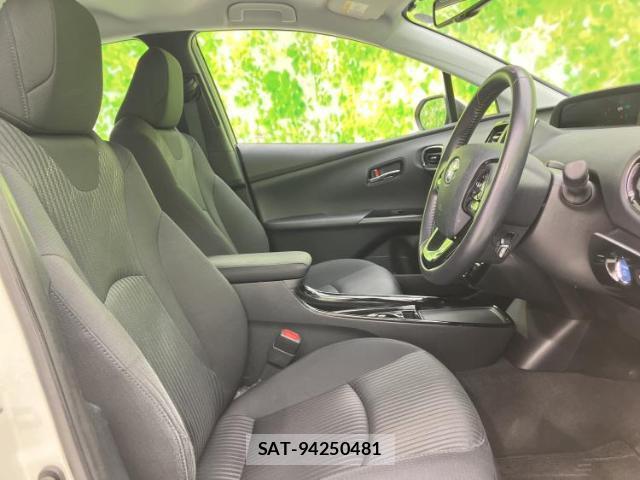 Toyota PRIUS 2019-05 8878300-3