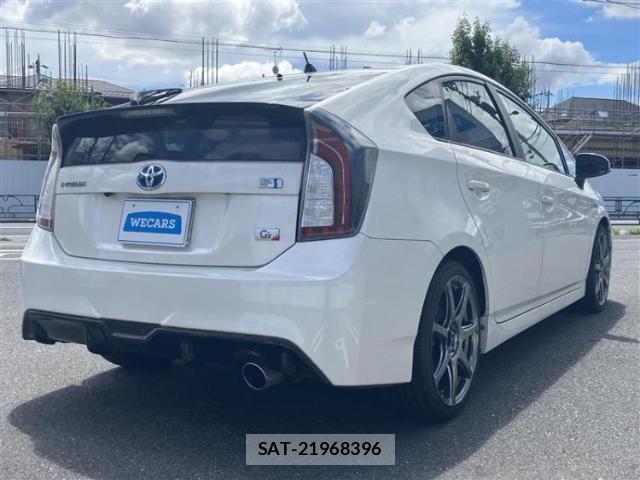 Toyota PRIUS 2014-12 8878313-2