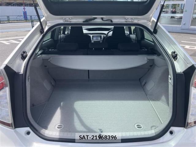 Toyota PRIUS 2014-12 8878313-7