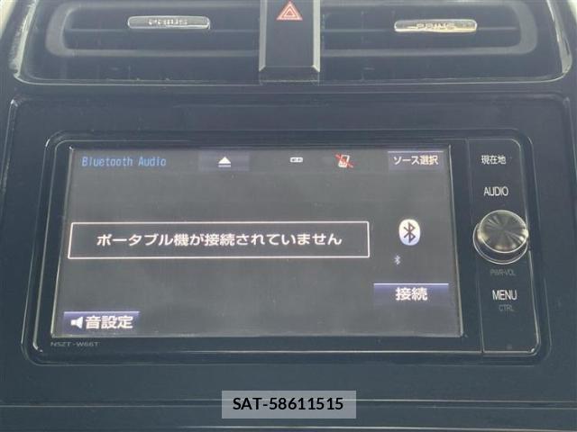 Toyota PRIUS 2018-06 8878352-10