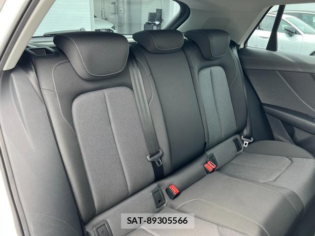 Audi Q2 2018-01 8877552-4