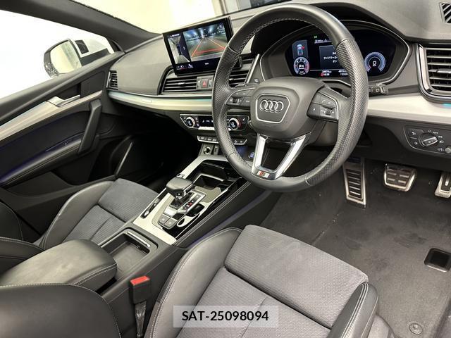 Audi Q5 2022-08 8877551-1