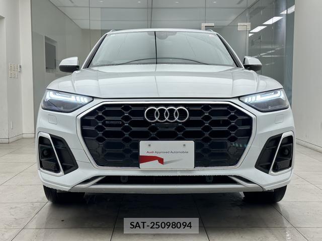 Audi Q5 2022-08 8877551-14