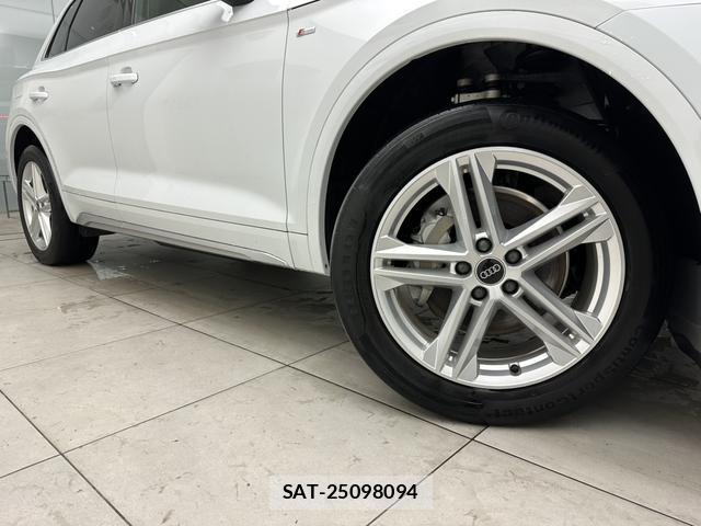 Audi Q5 2022-08 8877551-16