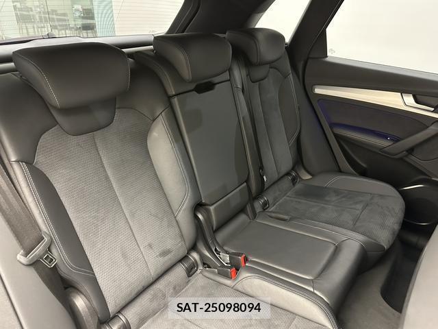 Audi Q5 2022-08 8877551-4
