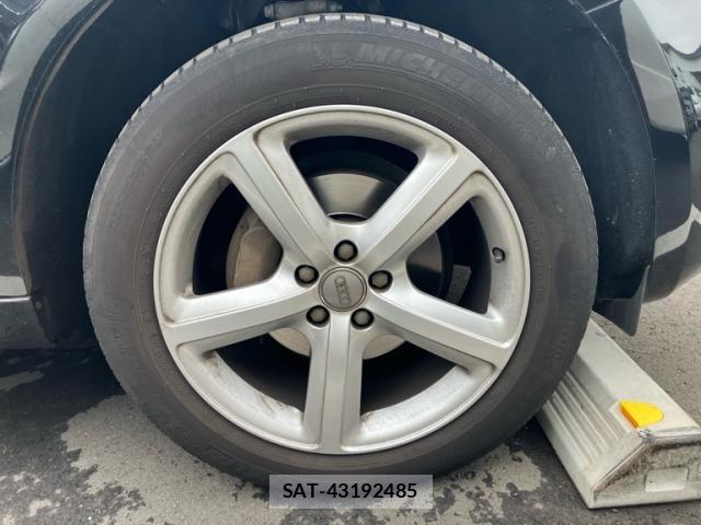 Audi Q5 2016-01 8877882-5