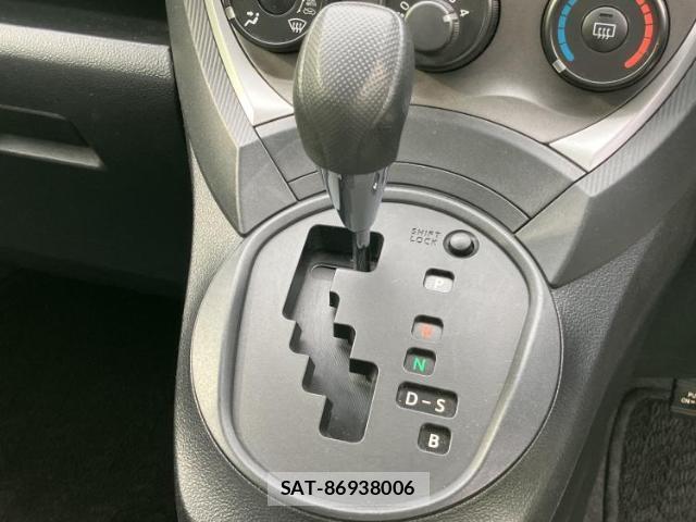 Toyota RACTIS 2013-09 8877050-13