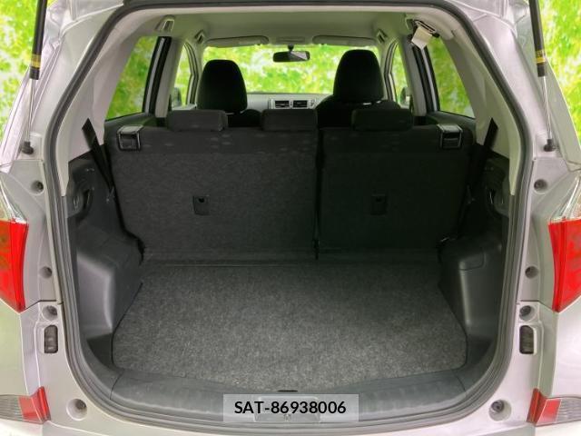 Toyota RACTIS 2013-09 8877050-7