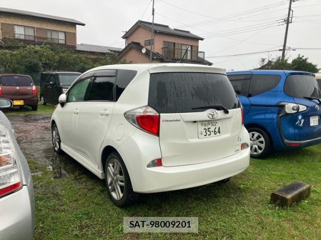 Toyota RACTIS 2011-09 8877309-3