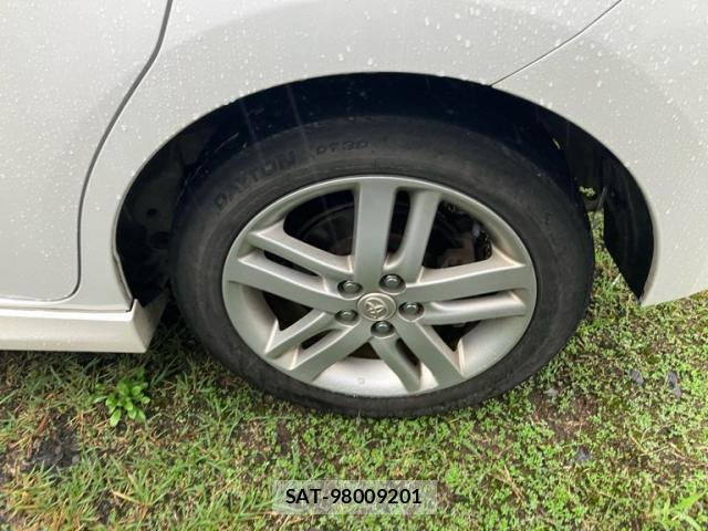 Toyota RACTIS 2011-09 8877309-4