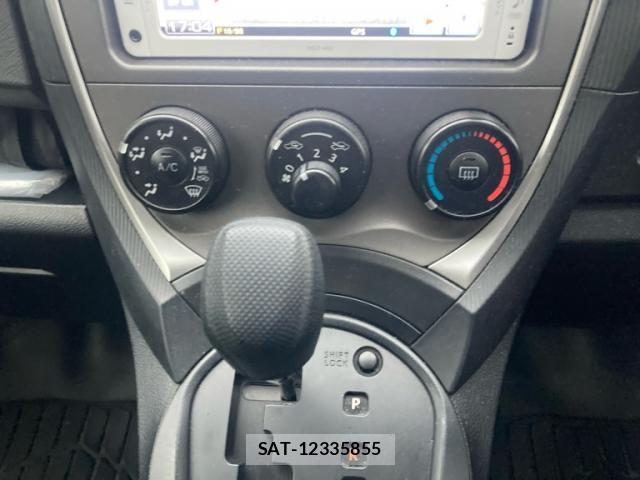 Toyota RACTIS 2013-10 8877905-5