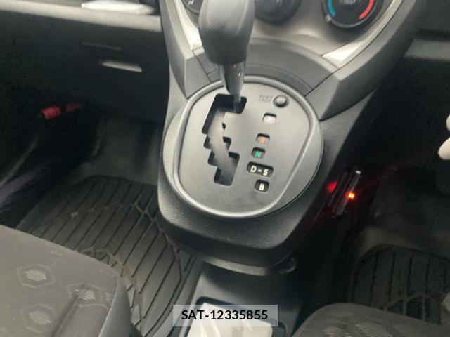 Toyota RACTIS 2013-10 8877905-6