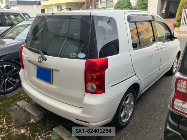 Toyota RAUM 2006-01 8876429-2