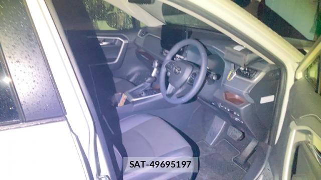 Toyota RAV4 2024-12 8876002-12