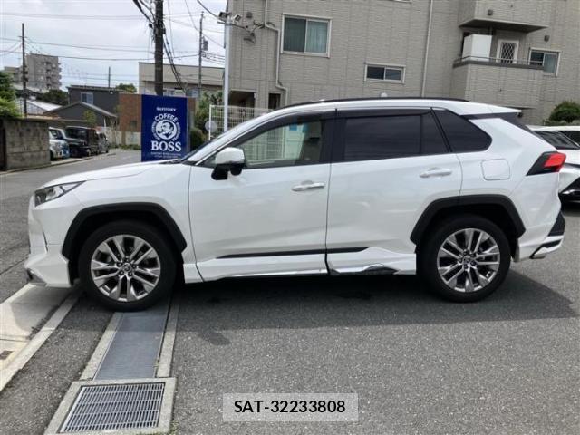 Toyota RAV4 2021-02 8876112-1