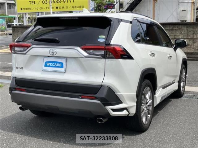 Toyota RAV4 2021-02 8876112-2