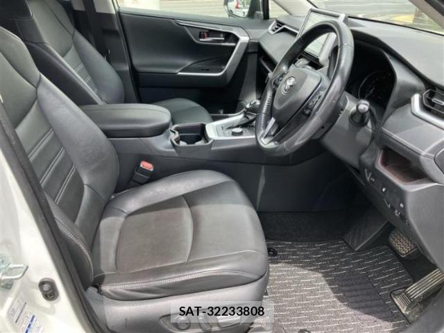 Toyota RAV4 2021-02 8876112-3