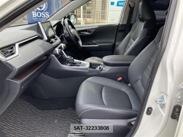 Toyota RAV4 2021-02 8876112-4