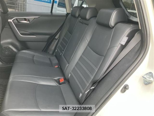 Toyota RAV4 2021-02 8876112-6