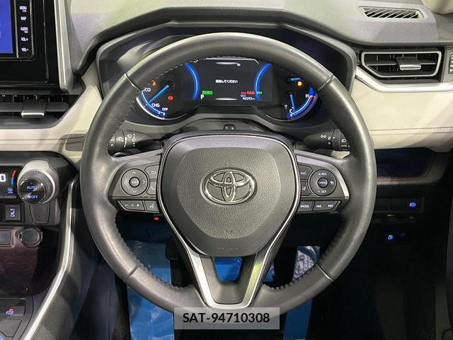 Toyota RAV4 2020-11 8877385-11