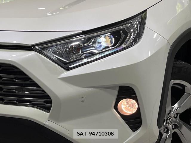 Toyota RAV4 2020-11 8877385-12