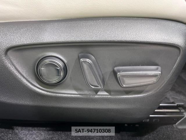 Toyota RAV4 2020-11 8877385-5