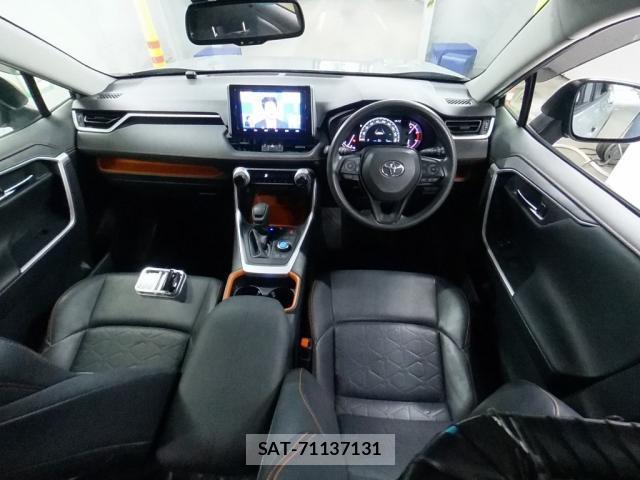 Toyota RAV4 2019-10 8877669-2