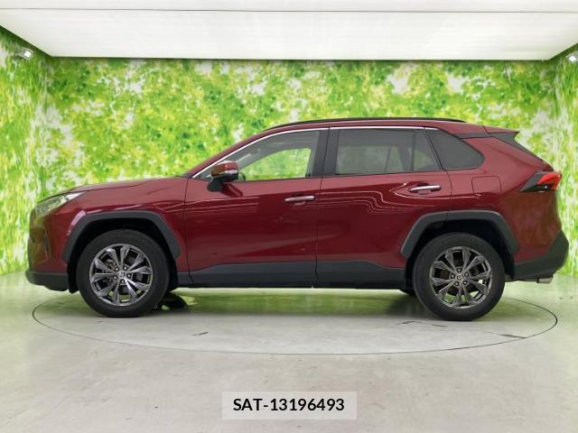 Toyota RAV4 2022-10 8878173-1