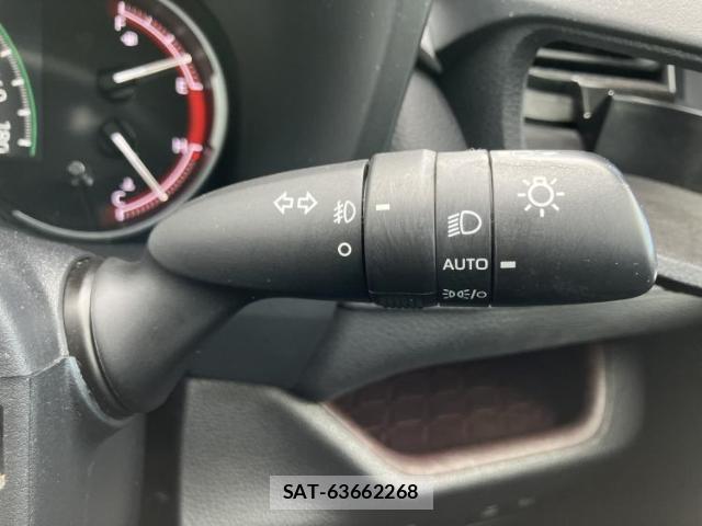 Toyota RAV4 2021-05 8878199-14
