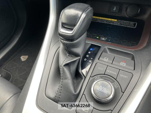 Toyota RAV4 2021-05 8878199-16