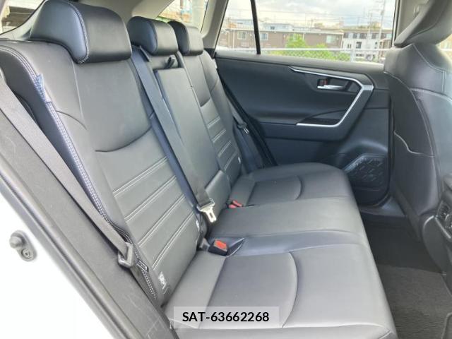Toyota RAV4 2021-05 8878199-4