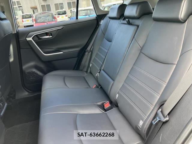 Toyota RAV4 2021-05 8878199-6