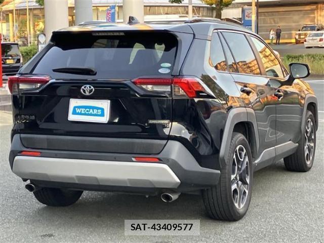 Toyota RAV4 2019-06 8878266-2