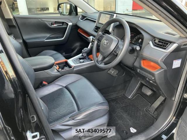 Toyota RAV4 2019-06 8878266-4