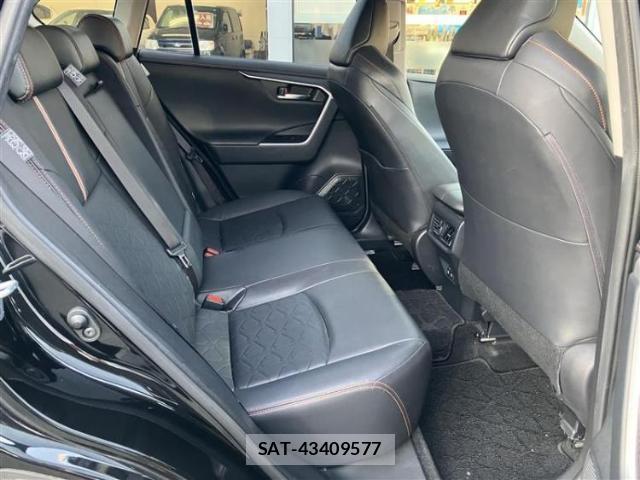 Toyota RAV4 2019-06 8878266-6