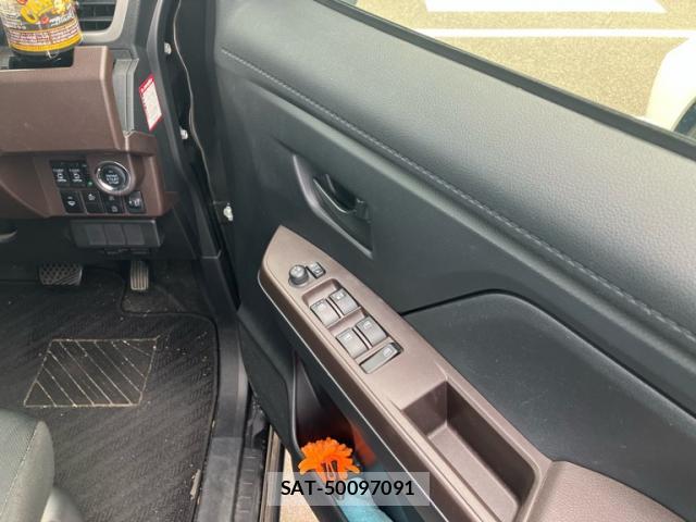 Toyota ROOMY 2018-06 8876443-12