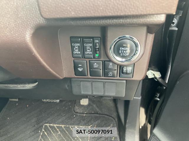 Toyota ROOMY 2018-06 8876443-3