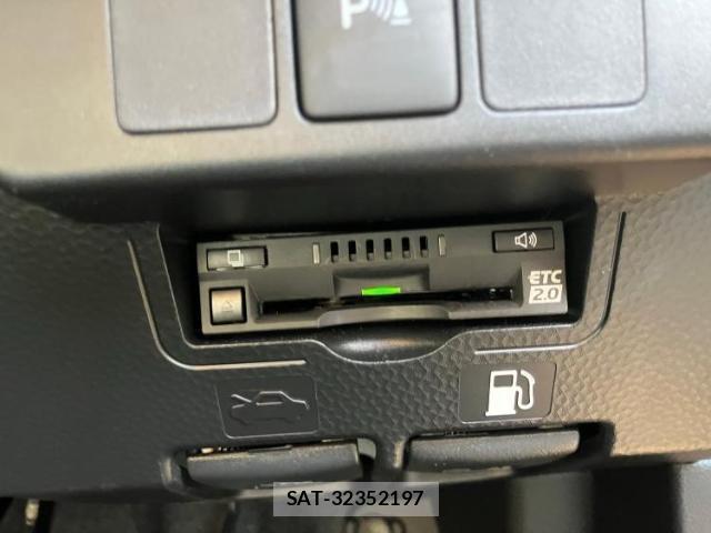 Toyota ROOMY 2025-09 8878200-15
