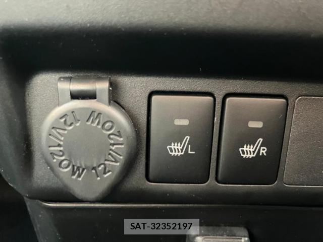 Toyota ROOMY 2025-09 8878200-16