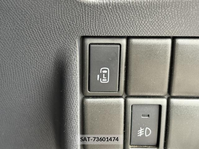 Nissan ROOX 2009-12 8876061-9