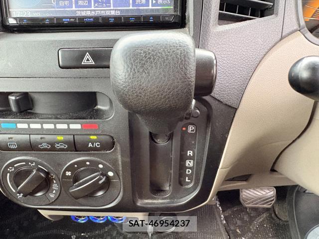 Nissan ROOX 2010 8877657-15