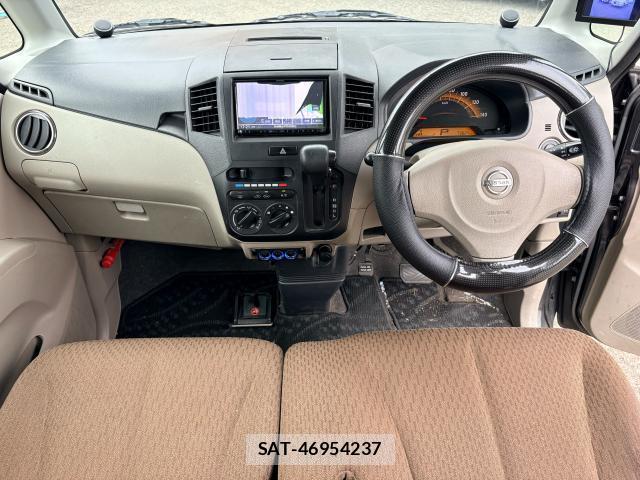 Nissan ROOX 2010 8877657-2
