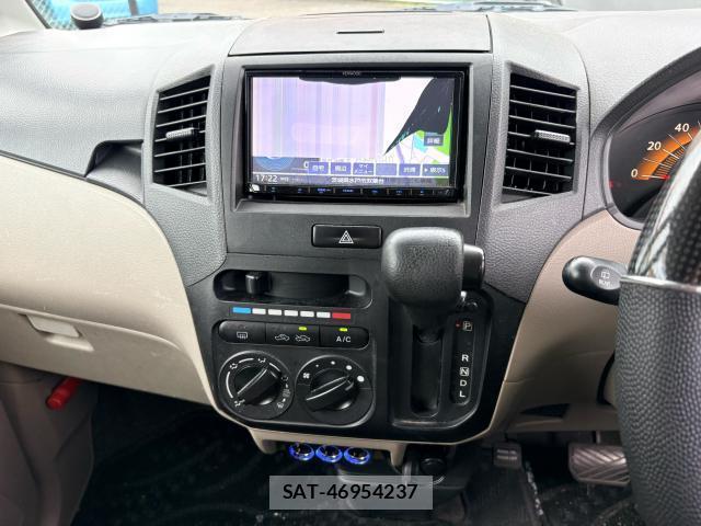 Nissan ROOX 2010 8877657-4
