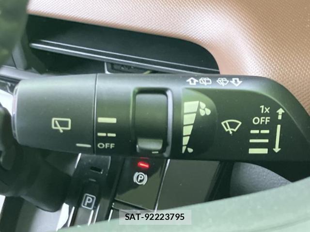 Nissan ROOX 2025-10 8878403-15