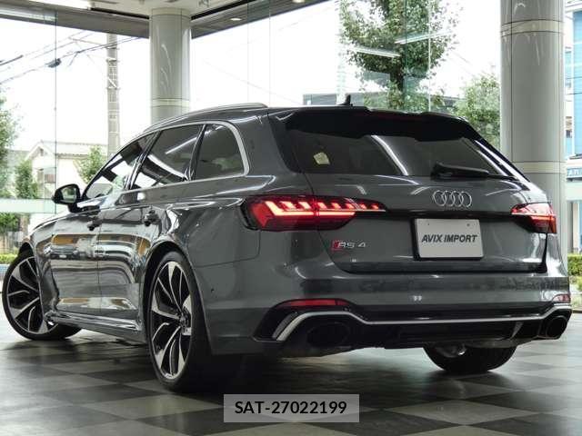 Audi RS4 2021-09 8878015-1