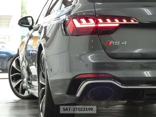 Audi RS4 2021-09 8878015-10