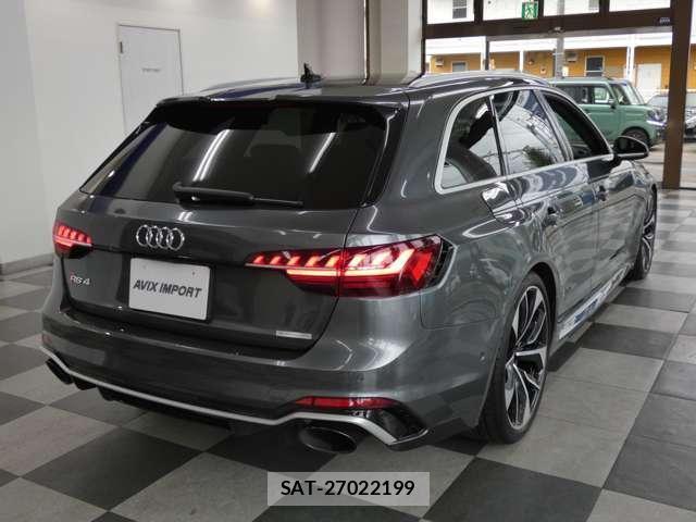 Audi RS4 2021-09 8878015-13