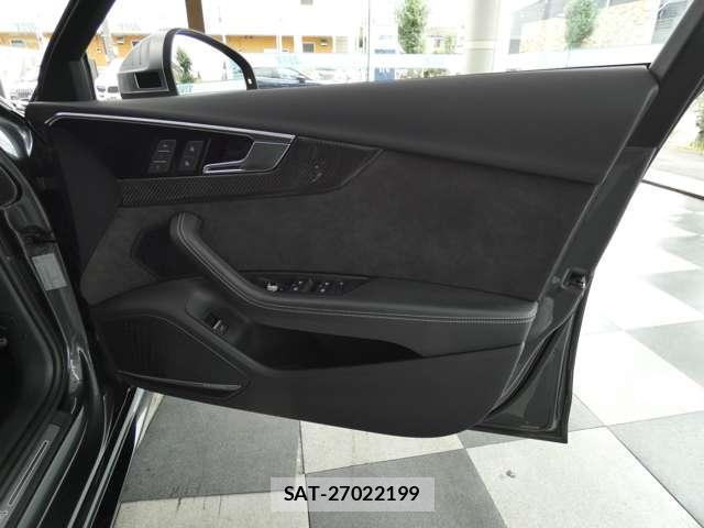 Audi RS4 2021-09 8878015-16