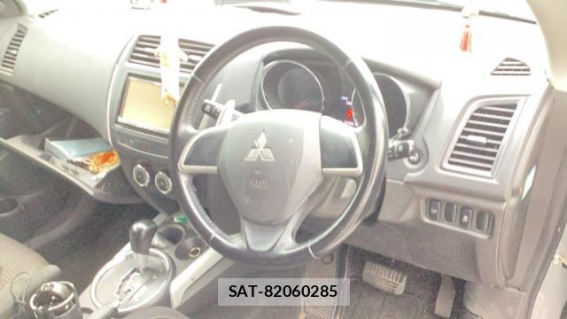 Mitsubishi RVR 2013-12 8876467-3