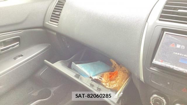 Mitsubishi RVR 2013-12 8876467-8